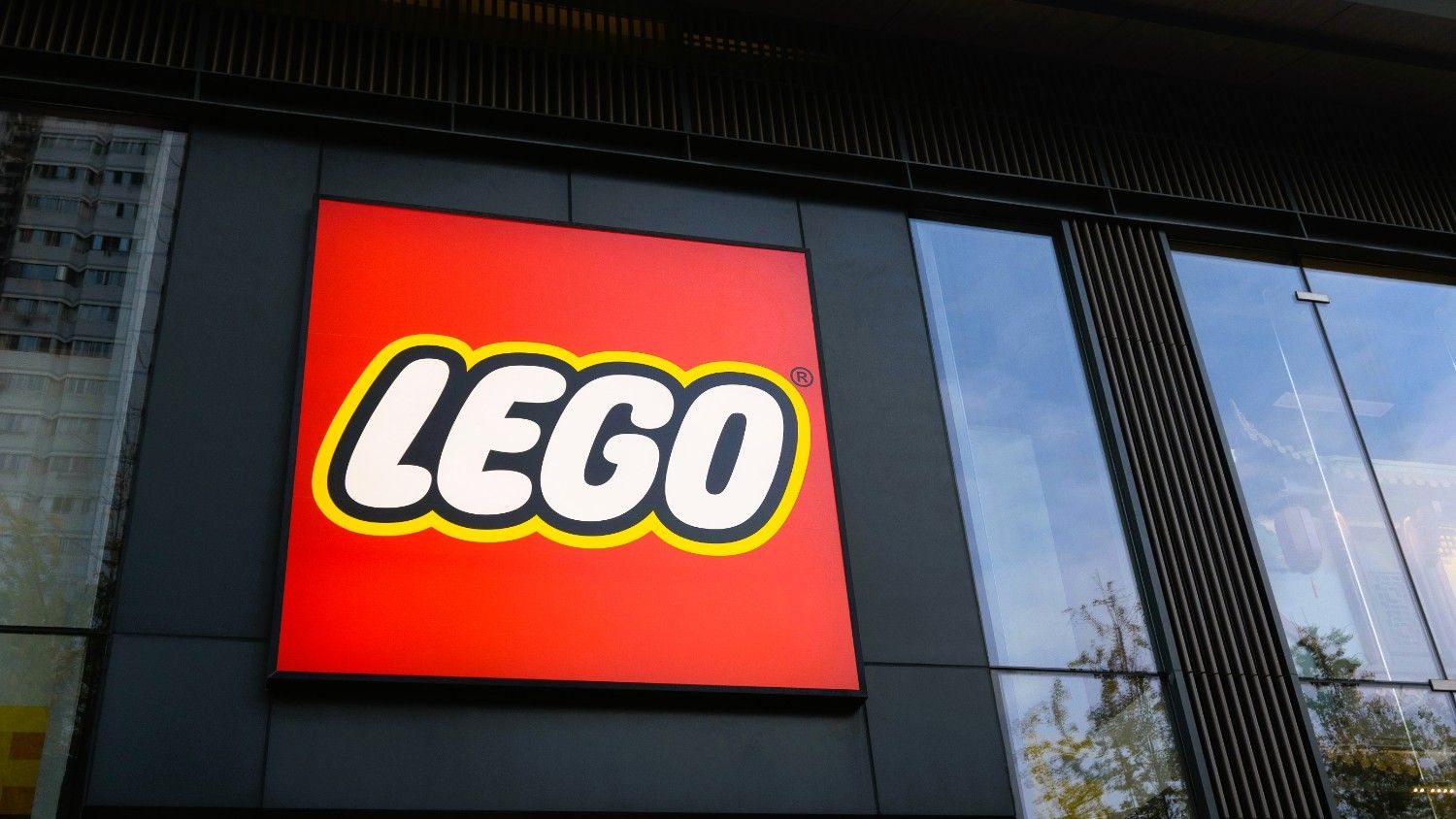 The ad creative of the brand "LEGO"