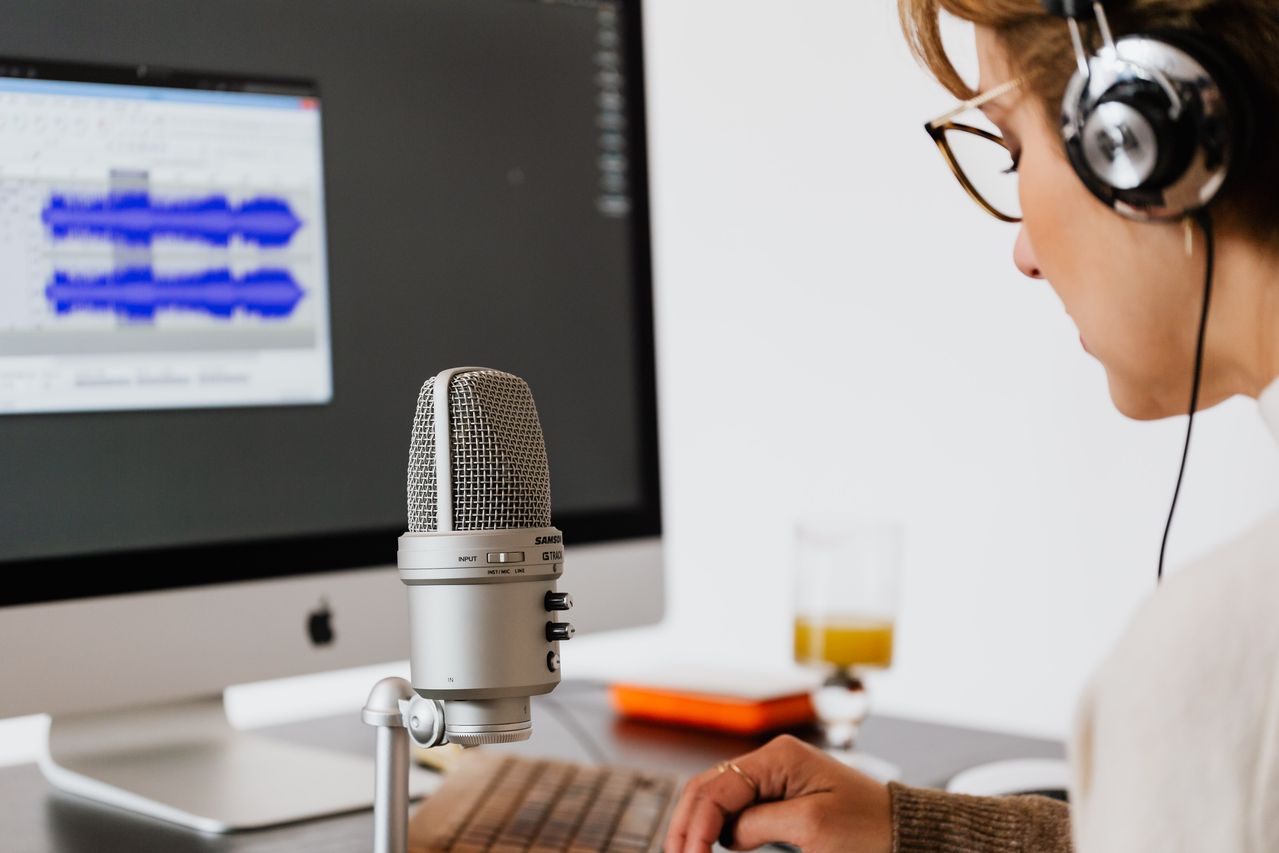 text Transcribe the conversation